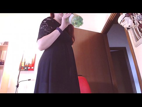 ❤️ Um escravo submisso que ama calcinhas sujas e luxuriosas é forçado a se masturbar depois de assistir a este vídeo! Porno fodido em pt-br.porno24-7.ru ❌❤