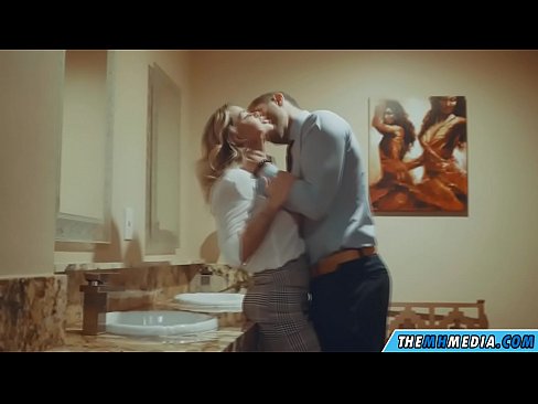 ❤️ Quando uma loira peituda o seduz em um banheiro público Porno fodido em pt-br.porno24-7.ru ❌❤